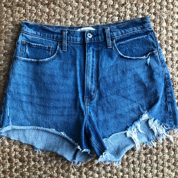 New: Abercrombie and Fitch Curve Love The 4” Mom Short. Size 30 - Picture 2 of 10